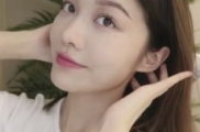 青春小姐姐裸妆,自然清新，展现青春魅力