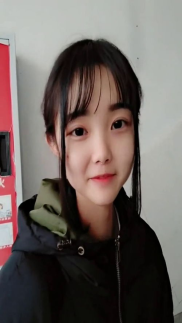 虎牙小姐姐吃火锅,美味与欢乐共享